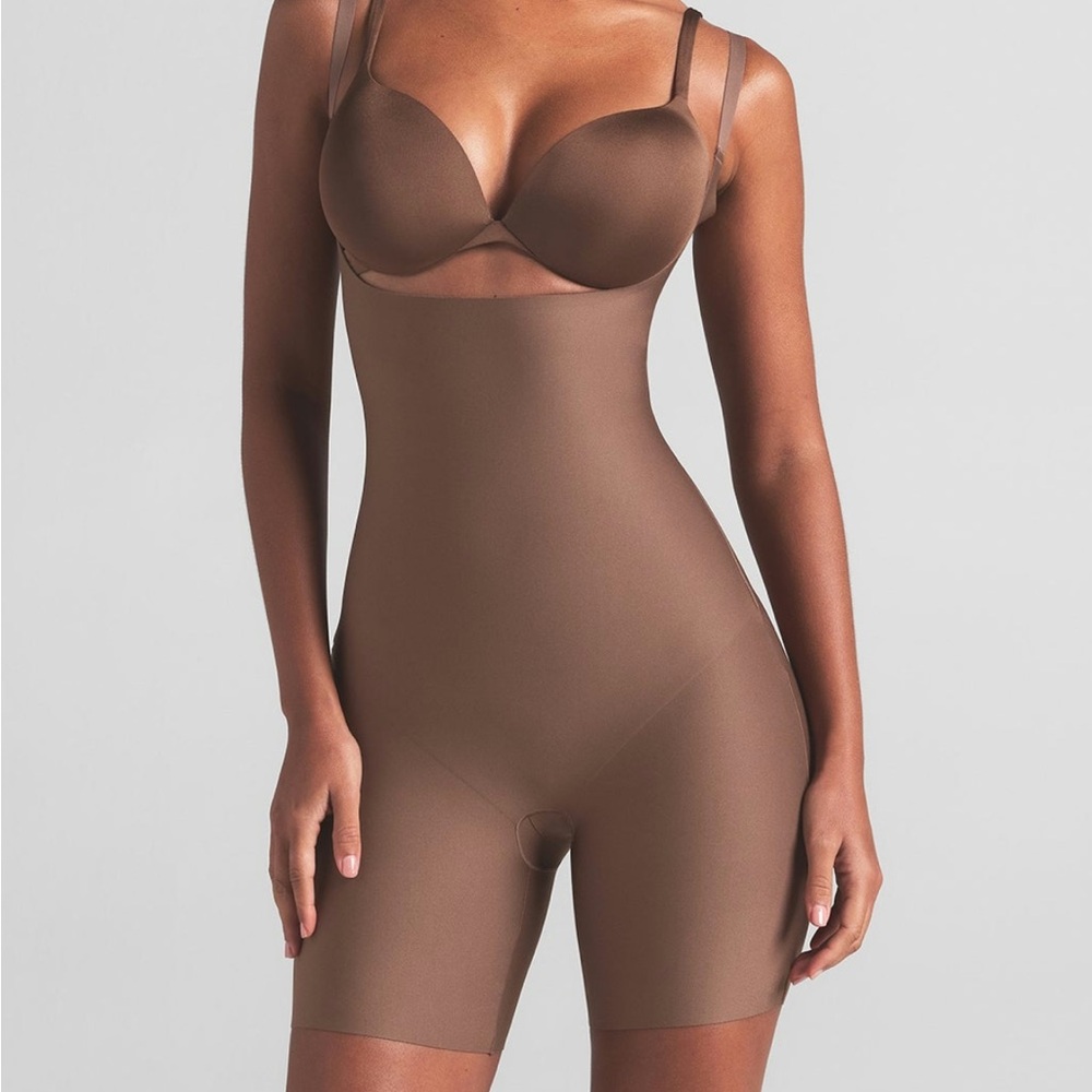SKIMS Body Zoned Open Bust Mid Thigh Bodysuit - Jasper